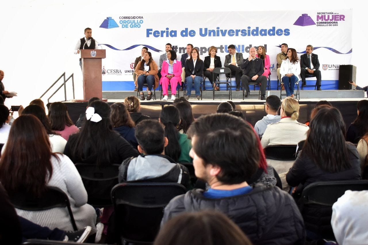 Realizan Feria de Universidades Corregidora