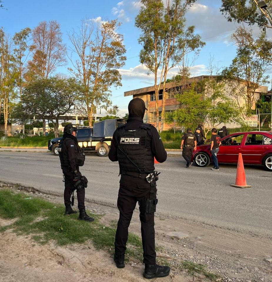 Lee más sobre el artículo Operativo de Secretaría de la Defensa Nacional, Guardia Nacional y POES,  logra la detención de 2 personas con droga y 11 más por deferentes faltas