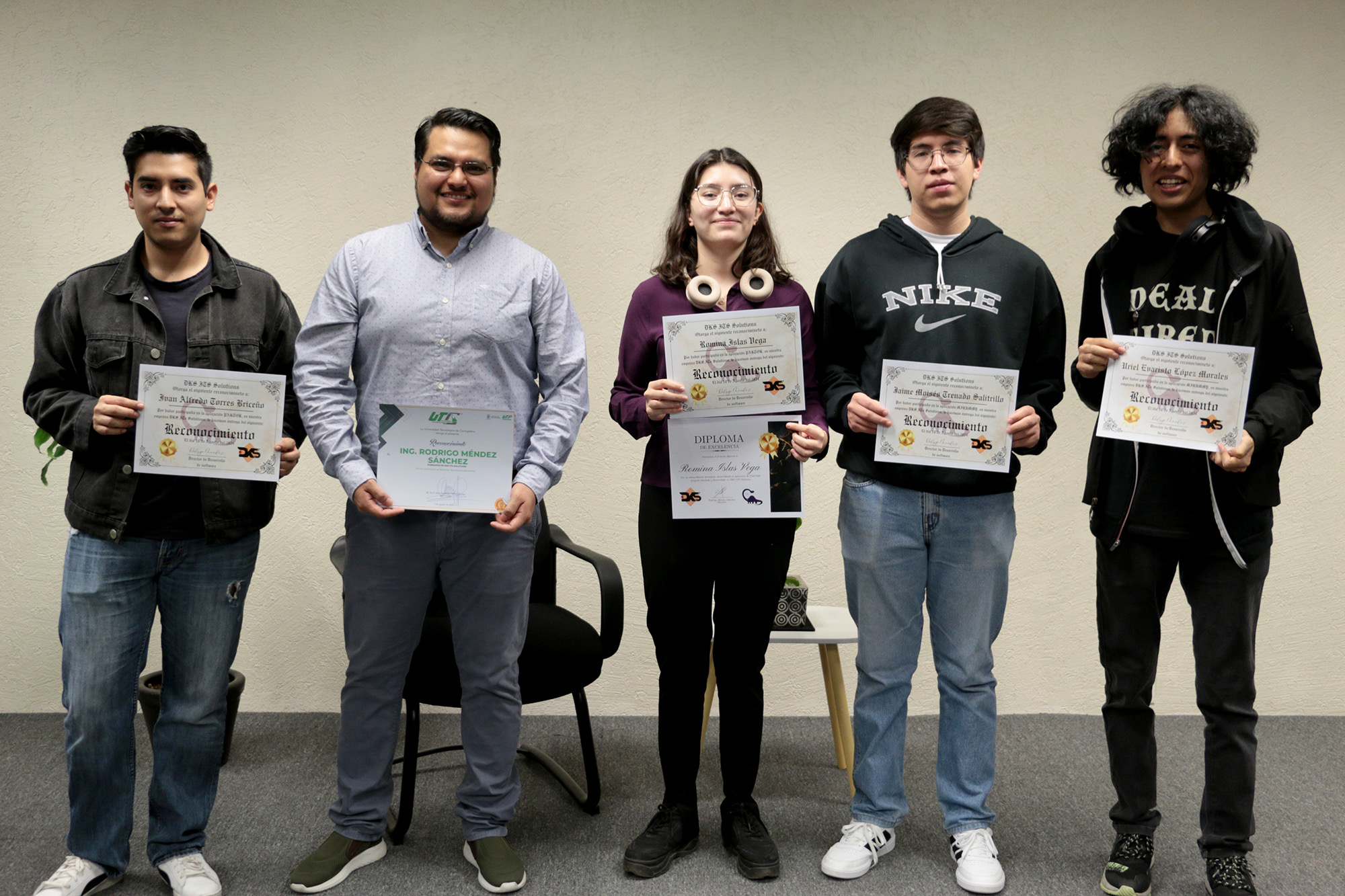 Lee más sobre el artículo Empresa de tecnología reconoce a estudiantes de la UTC