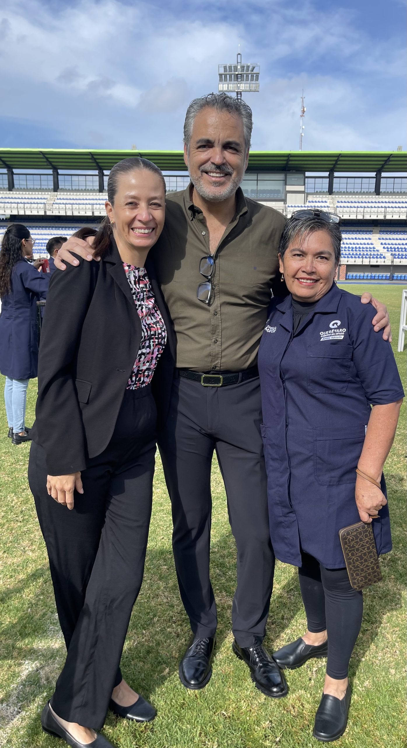 Lee más sobre el artículo Entrega Oficial Mayor uniformes a trabajadores operativos