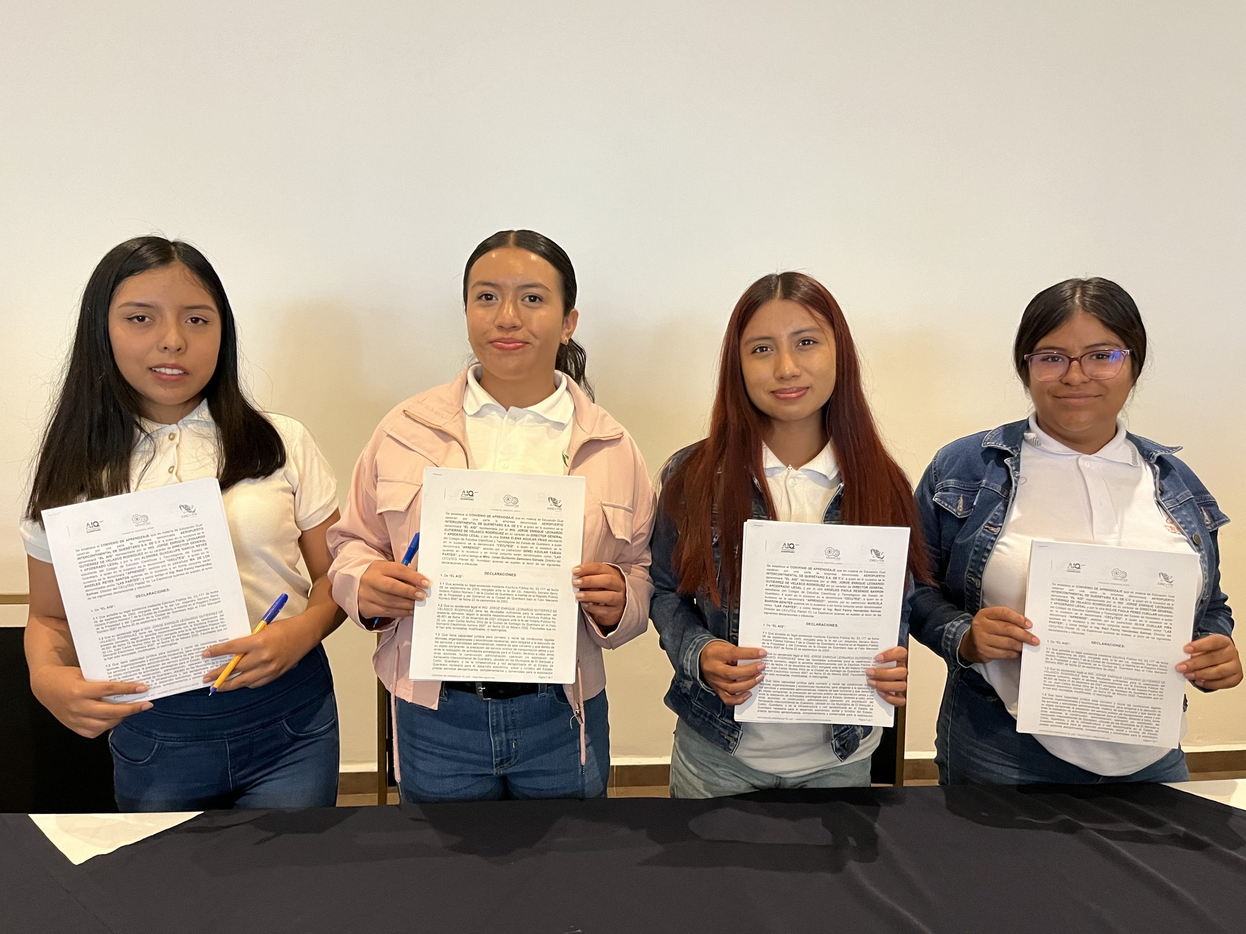 Lee más sobre el artículo Fortalecen CECyTEQ y AIQ proceso de Educación Dual