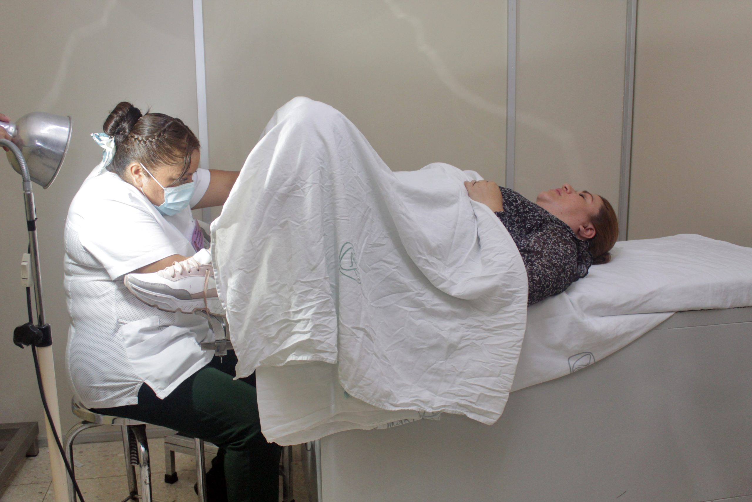 Lee más sobre el artículo Vacunación contra VPH y detección oportuna con Papanicolaou, fundamentales para prevenir el cáncer cérvico uterino: IMSS