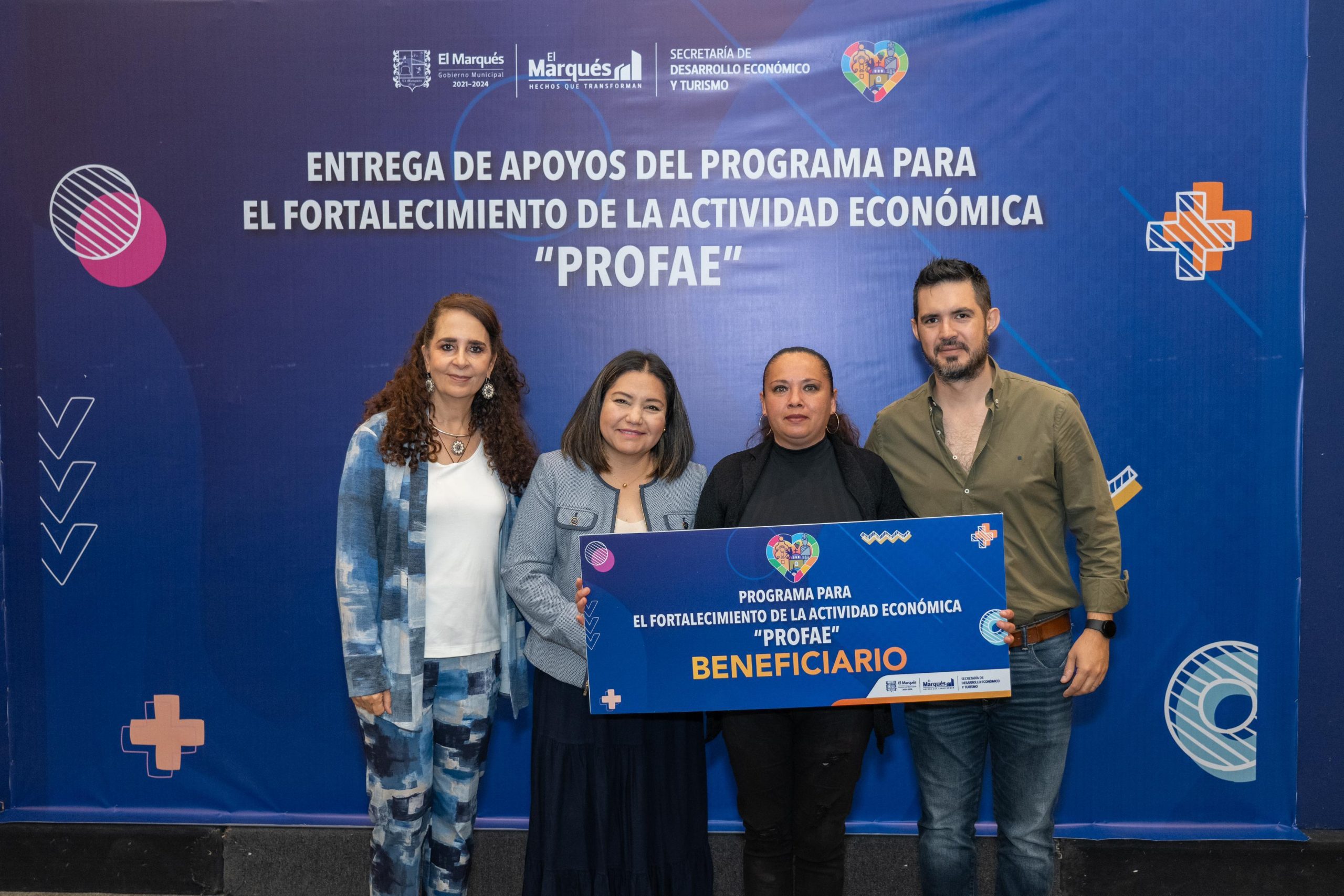 Lee más sobre el artículo El Marqués entrega más de 2.7 millones de pesos para fortalecer negocios de 41 localidades