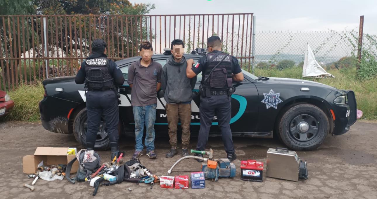 Lee más sobre el artículo Detenidos y presentados ante la autoridad correspondiente dos masculinos, luego de ser vistos en flagrancia, sustrayendo material de una bodega