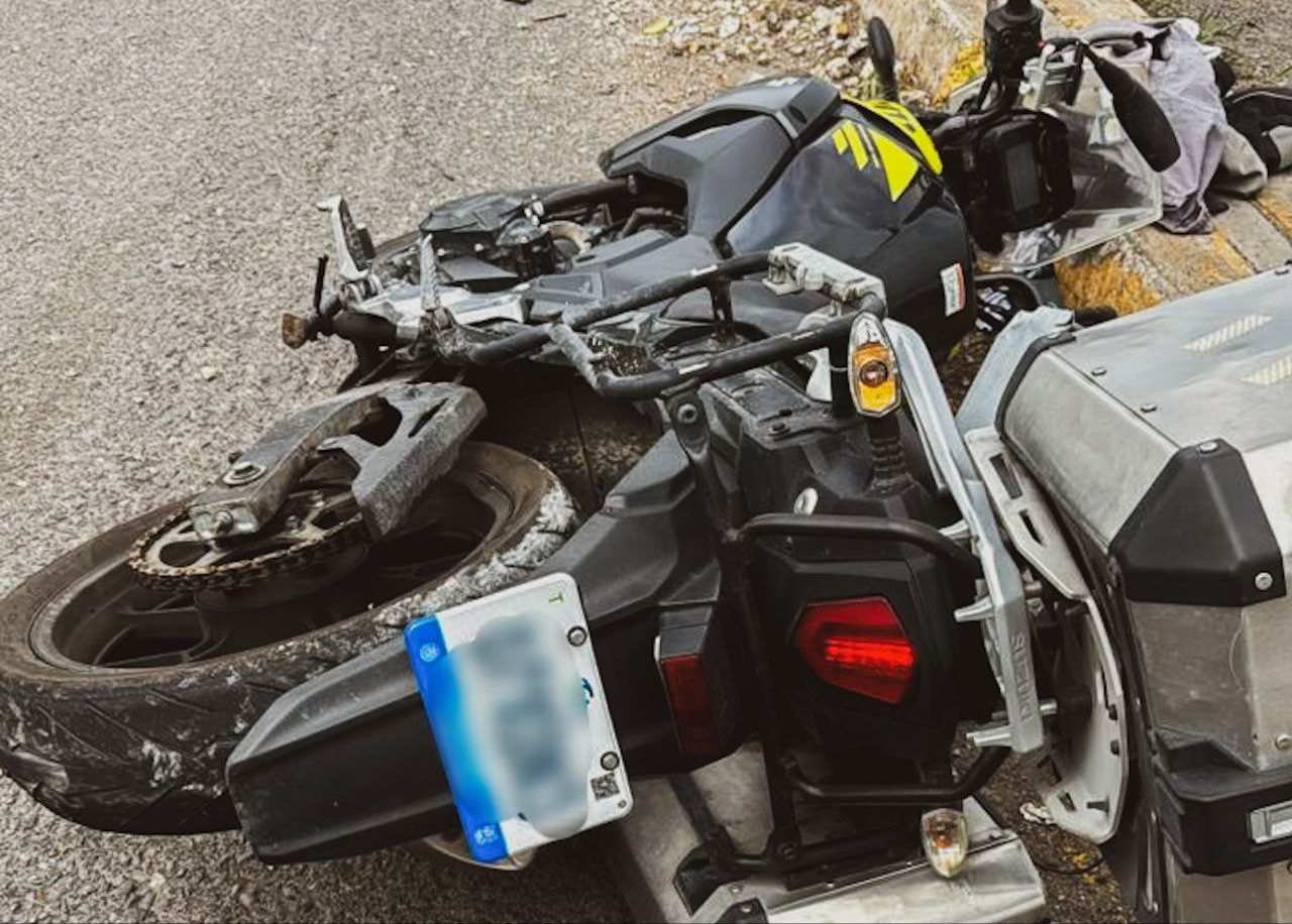 Lee más sobre el artículo Cae motociclista en el Libramiento Norponiente; por el tipo de lesiones que recibió fue trasladado a un hospital