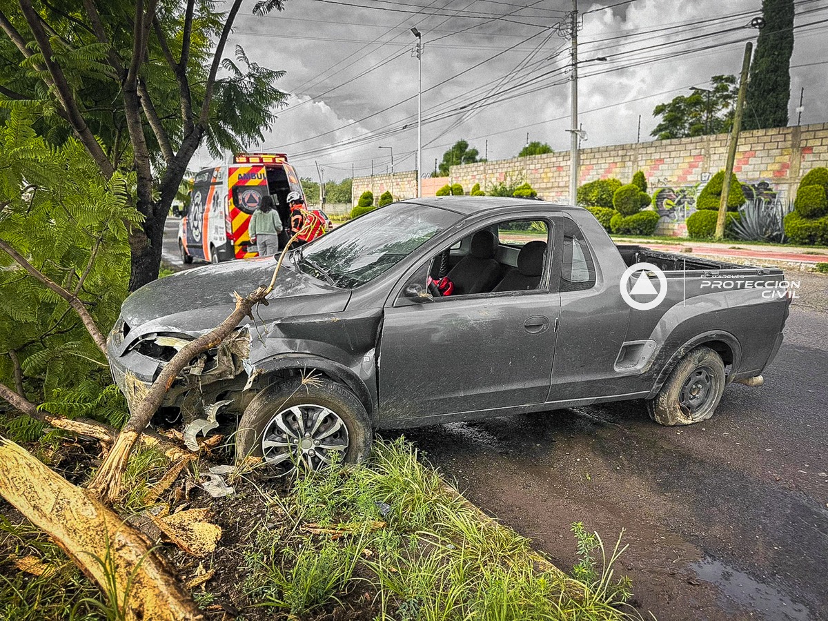 Lee más sobre el artículo Se registró un accidente vehicular sobre Paseo Centenario del Ejército Mexicano en dirección a Zakia