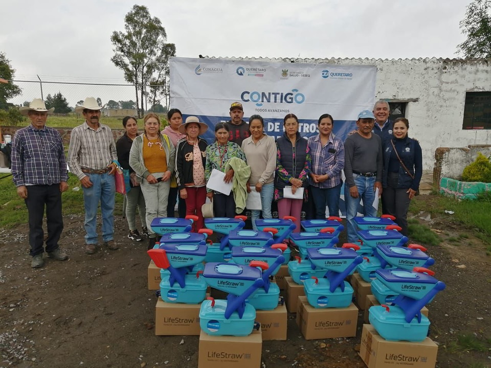 Lee más sobre el artículo CEA, realizó la entrega de filtros purificadores de agua potable, en beneficio de 15 familias del Barrio La Esperanza, en el Municipio de Amealco de Bonfil.