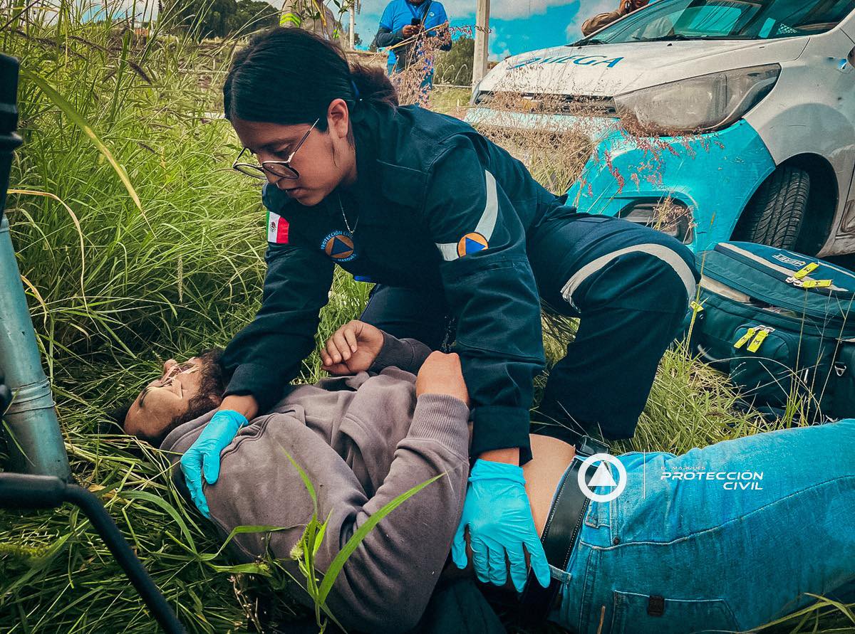 Lee más sobre el artículo Conductor de un auto se impacta contra un motociclista en la en antigua carretera a México (camino actual al Eco Centro)