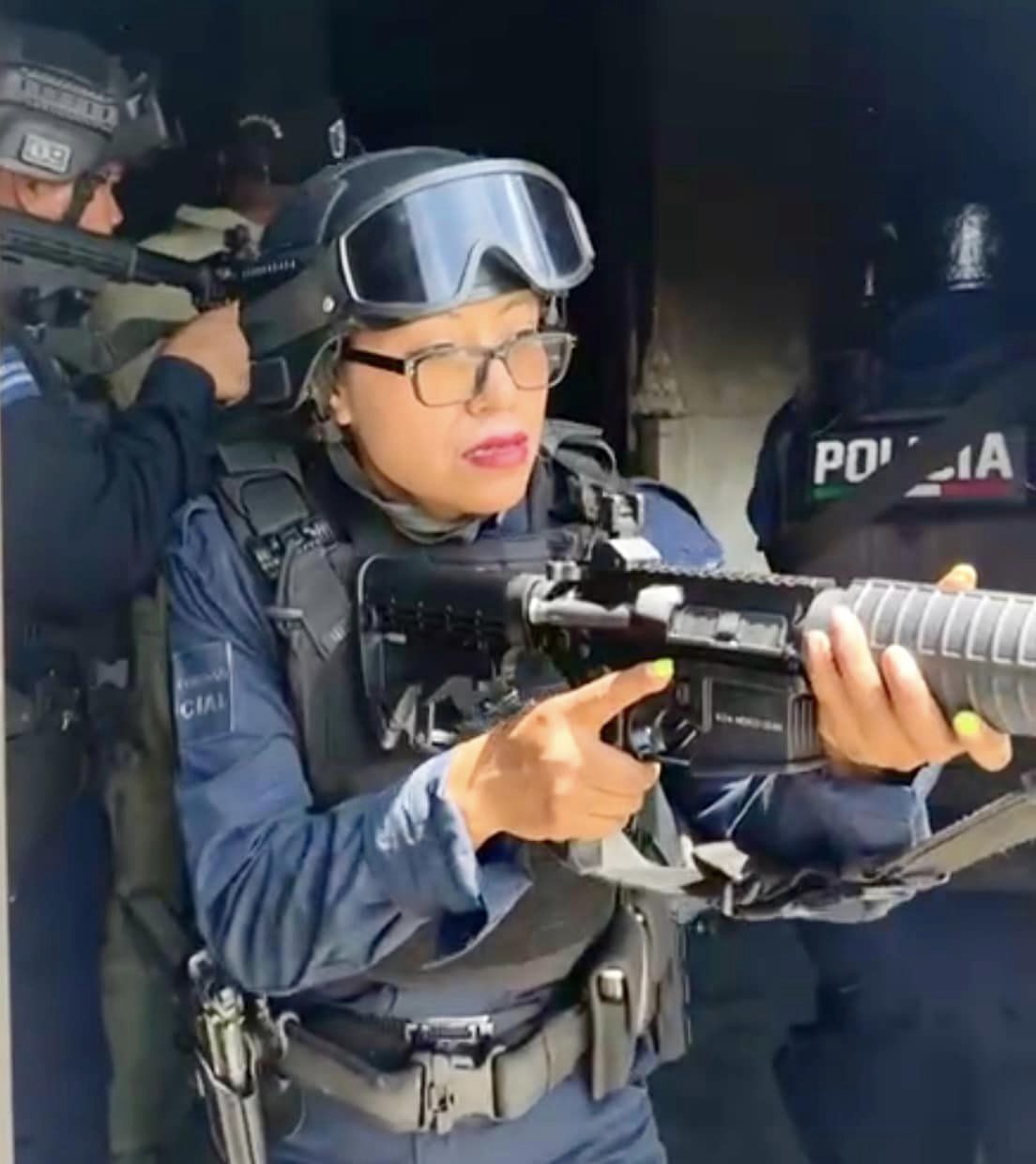 Lee más sobre el artículo Policías reciben capacitación en maniobras urbanas y combate cercano