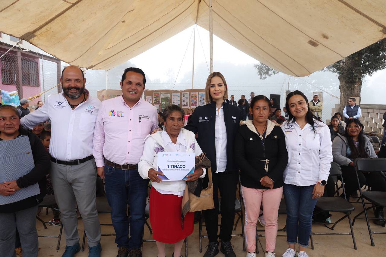Lee más sobre el artículo Beneficia SEDIF con tinacos a mujeres de Pinal de Amoles