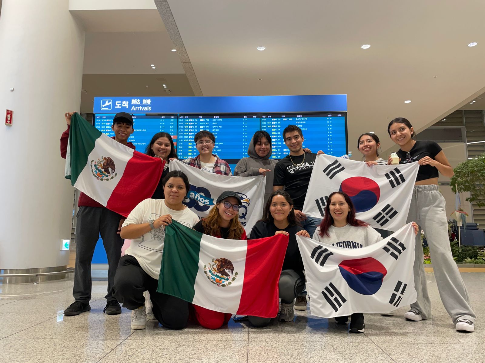 Lee más sobre el artículo Refuerzan estudiantes de la UTEQ, habilidades de ingenierías en  Corea del Sur