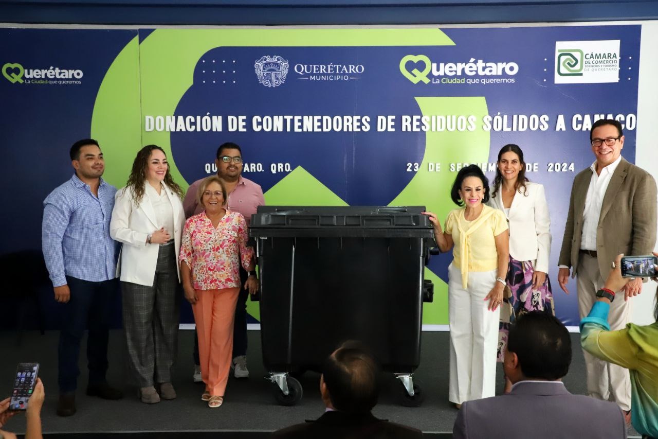 Lee más sobre el artículo Dona Municipio de Querétaro 350 contenedores de residuos a la CANACO, para contribuir por un Querétaro más limpio y sustentable