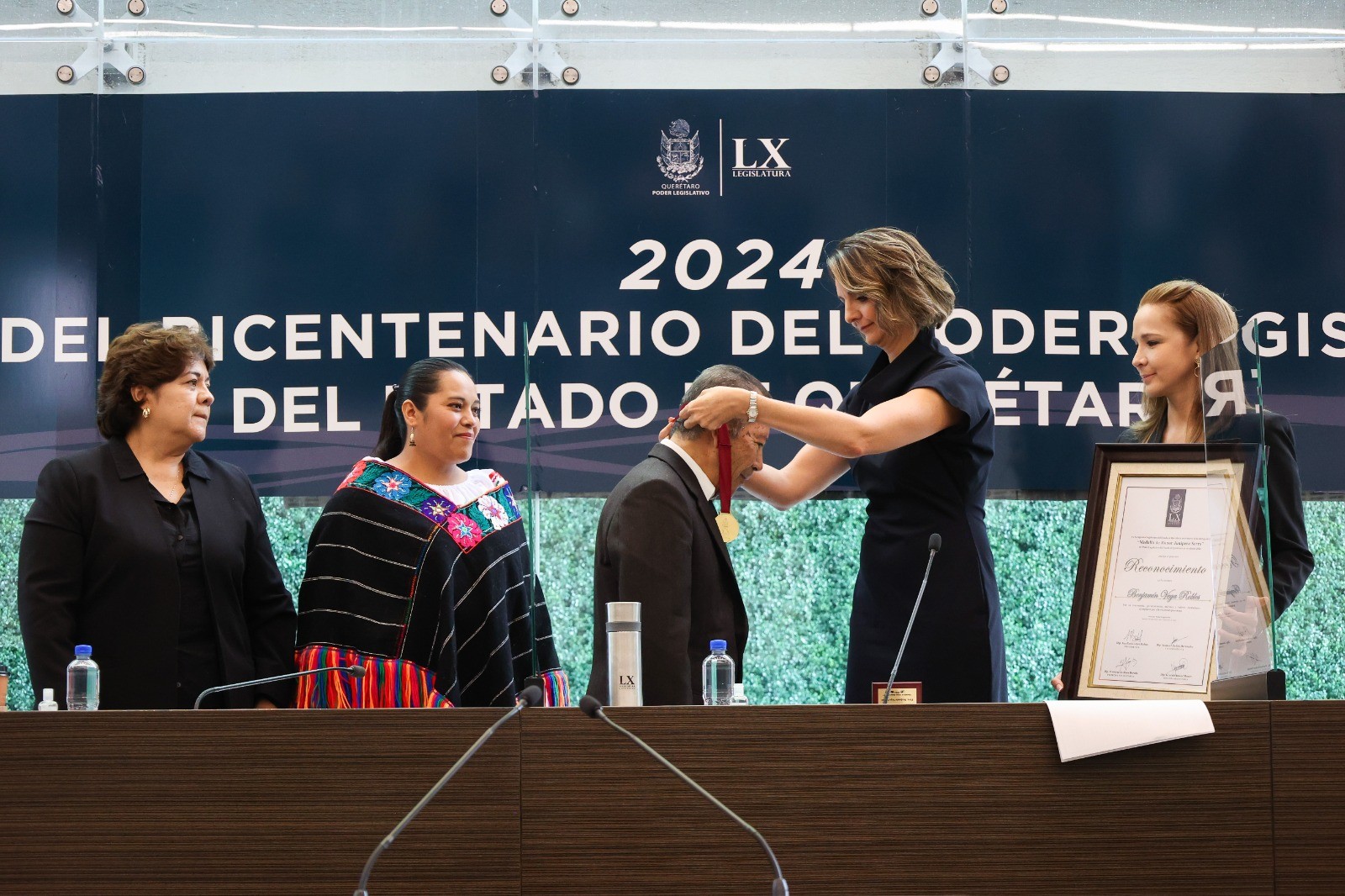 Lee más sobre el artículo LX Legislatura impuso la “Medalla de Honor Junípero Serra” del Poder Legislativo de Querétaro, en su versión 2024, al Presbítero Benjamín Vega Robles
