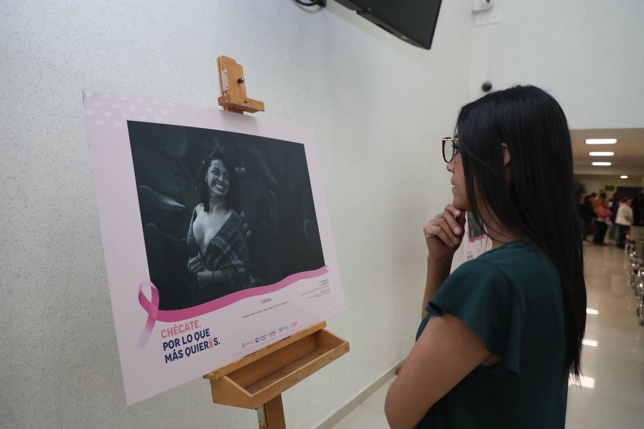 Lee más sobre el artículo Invitan DIF Estatal y MUCCAN a las exposiciones fotográficas sobre Cáncer de Mama en la periferia de la Alameda Hidalgo y Hospital General