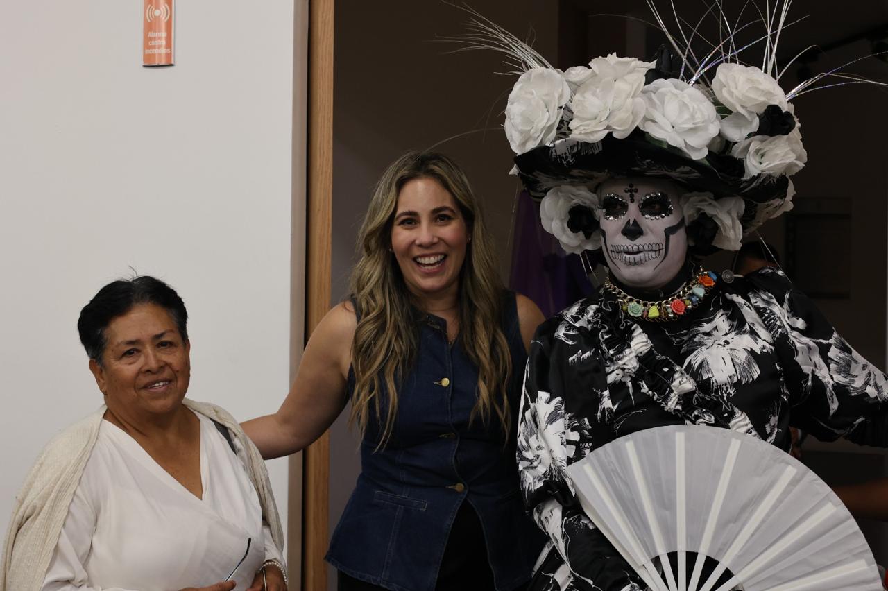 Lee más sobre el artículo Presidenta de la Mesa Directiva, diputada Andrea Tovar, inaugura Altar de Muertos en honor a Ifigenia Martínez
