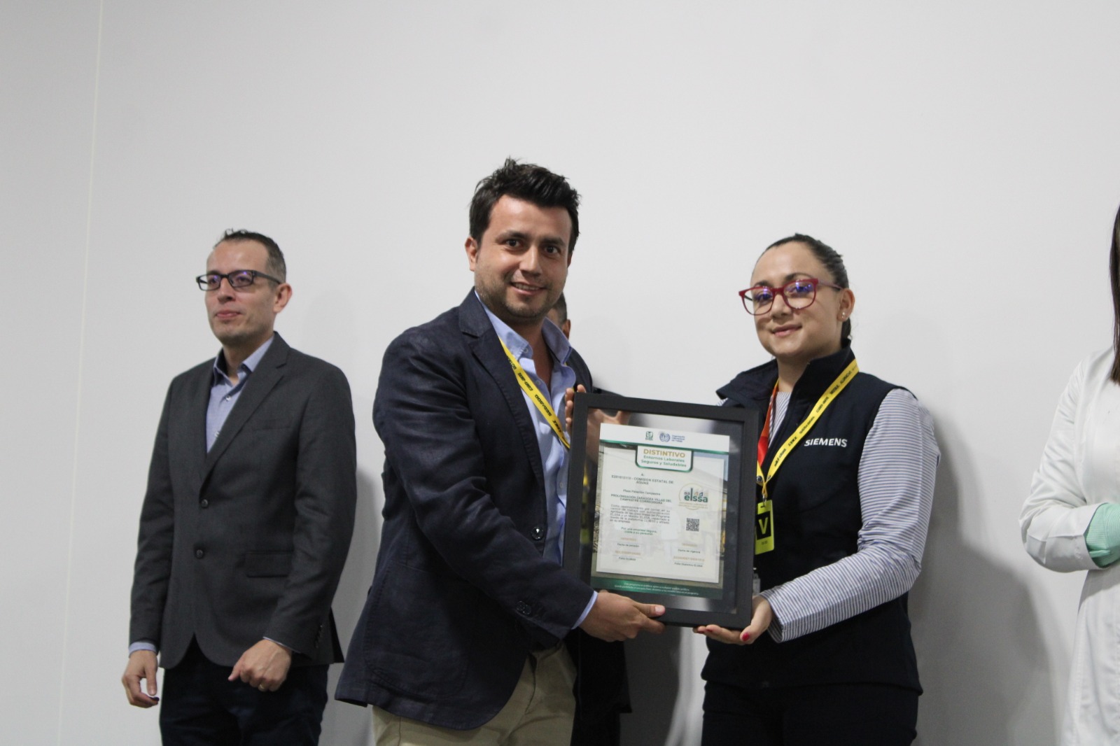 Lee más sobre el artículo IMSs Querétaro, otorgó 43 distintivos de Entornos Laborales Seguros y Saludables a empresas que se han unido a este programa