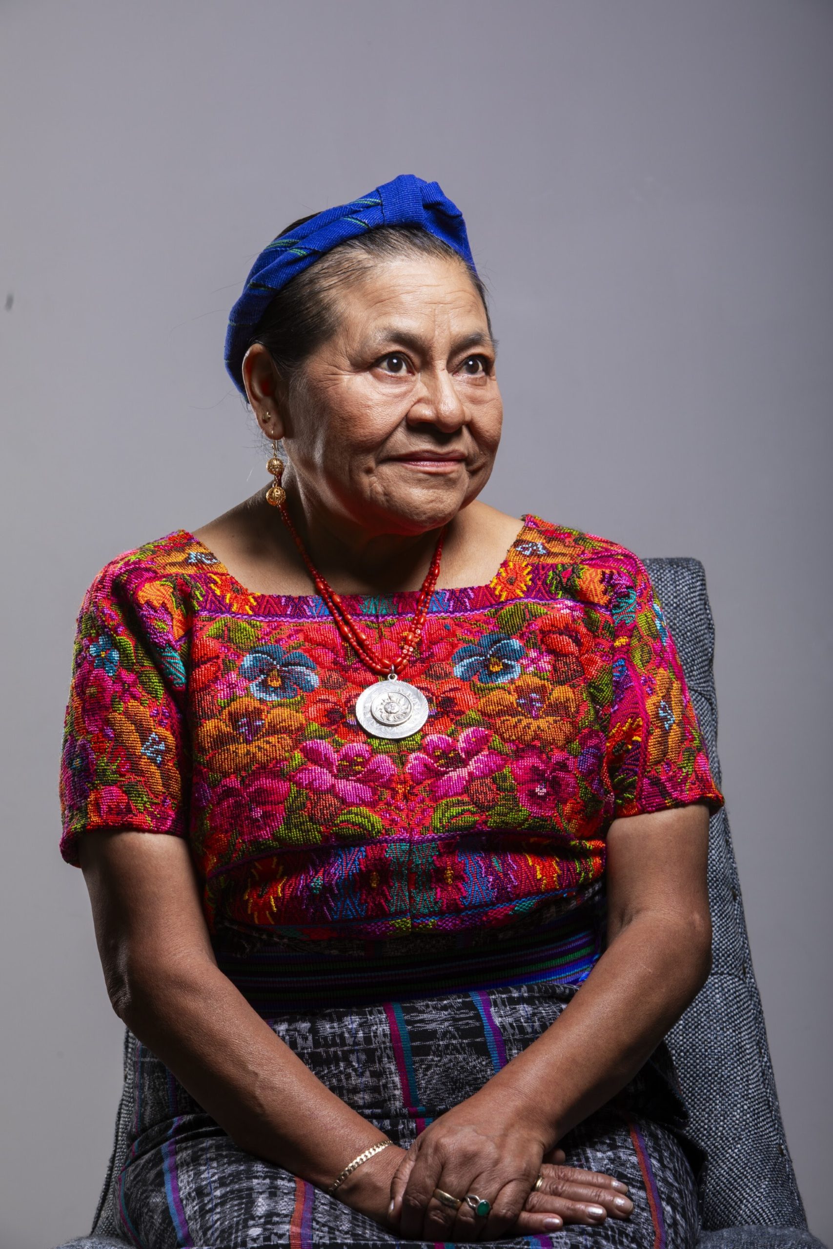 Lee más sobre el artículo Distingue UAQ a Rigoberta Menchú con el Premio “Hugo Gutiérrez Vega”, el próximo 07 de noviembre en las instalaciones del Patio Barroco del campus Centro Histórico