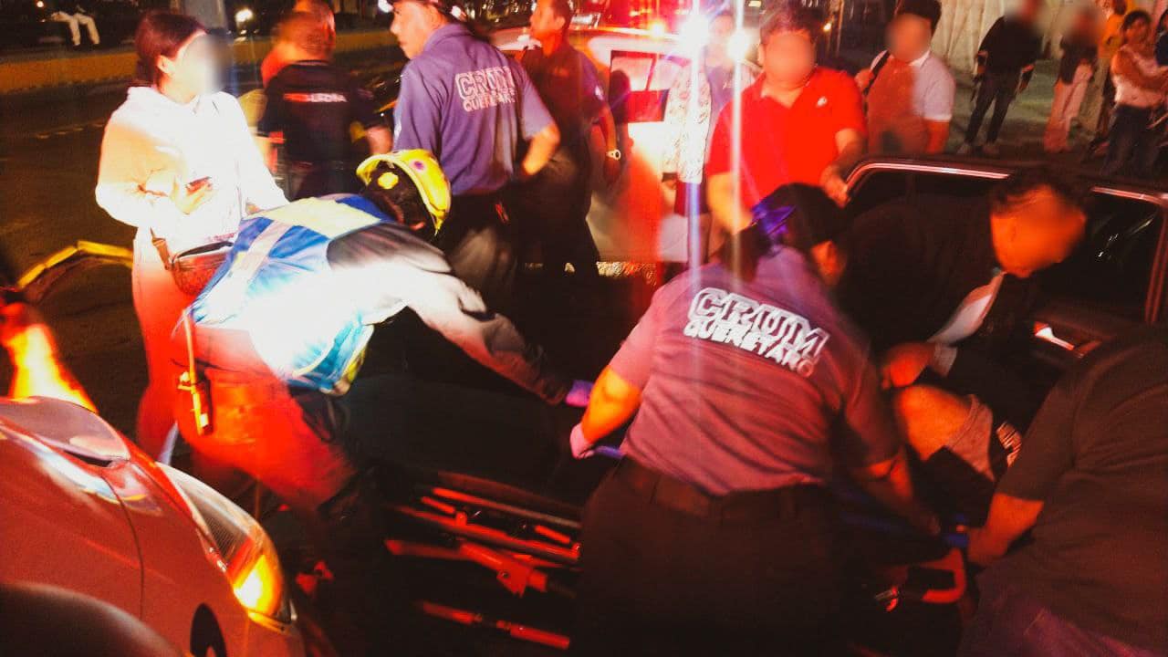 Lee más sobre el artículo Choque entre 2 vehículos en en Avenida Sombrerete, deja saldo de 3 hospitalizados y 3 más con heridas leves