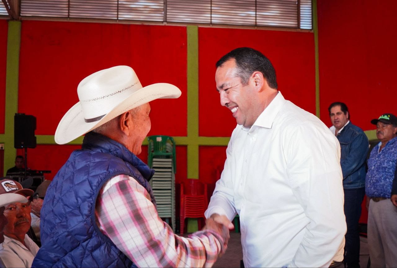Lee más sobre el artículo Roberto Cabrera encabeza arranque de trabajos para proyectos de compensación ambiental en Ejidos