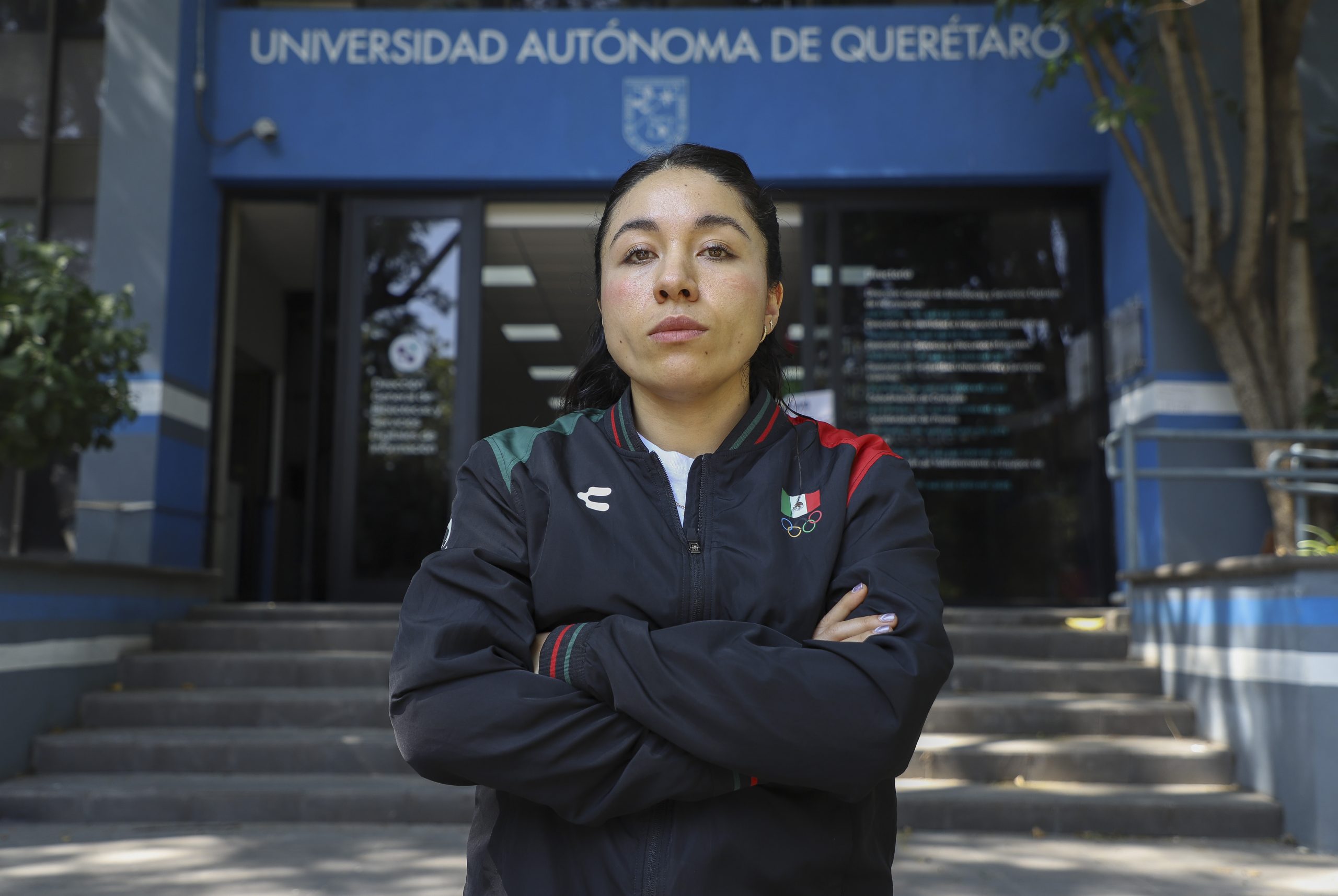 Lee más sobre el artículo Brenda Jiménez, egresada de Enfermería UAQ, hace historia en el boxeo olímpico mexicano