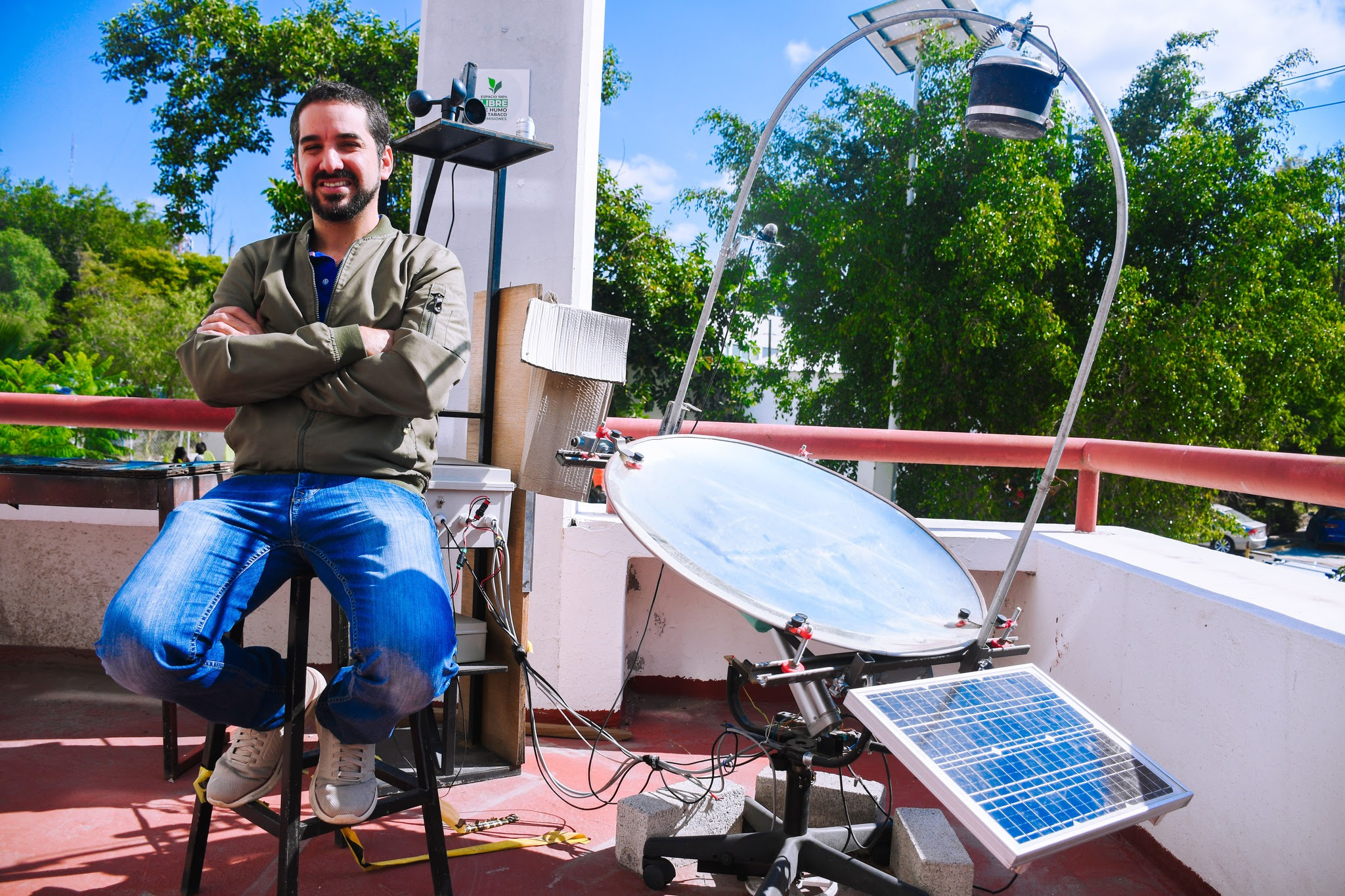 Lee más sobre el artículo Universitario UAQ impulsa la innovación energética con un seguidor solar optimizado