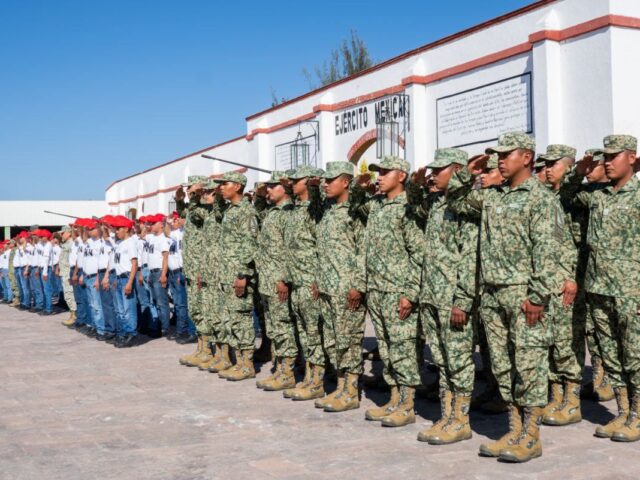 Inician Servicio Militar Nacional en San Juan del Río 125 jóvenes Clase 2006, Remisos y Mujeres Voluntarias