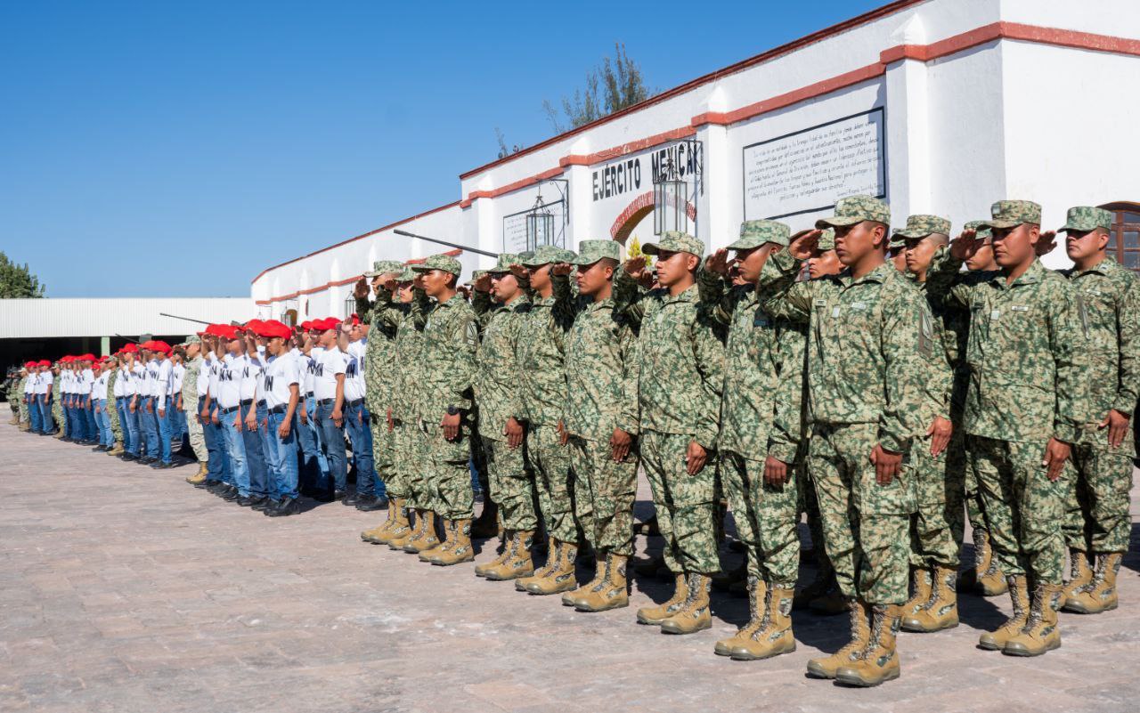 Lee más sobre el artículo Inician Servicio Militar Nacional en San Juan del Río 125 jóvenes Clase 2006, Remisos y Mujeres Voluntarias