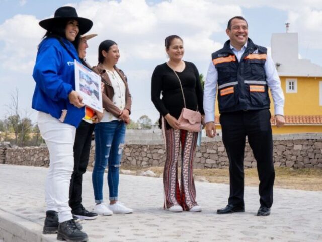 Entrega Roberto Cabrera construcción de calle en Estancia de Santa Lucía con inversión de 1.9 mdp