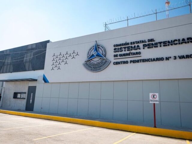 Entrega Kuri instalaciones y equipamiento del Centro Penitenciario no. 3 de SJR