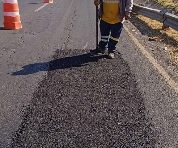 Corregidora atiende el Libramiento Sur con mantenimiento vial