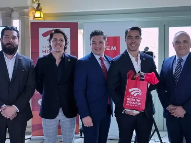 Consolida Felifer hermanamiento de Querétaro con San Antonio