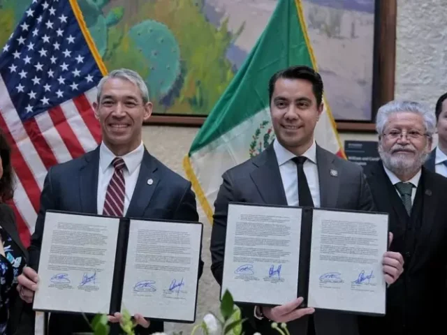 Busca Felifer Macías inversión, turismo y emprendimiento en San Antonio, Texas