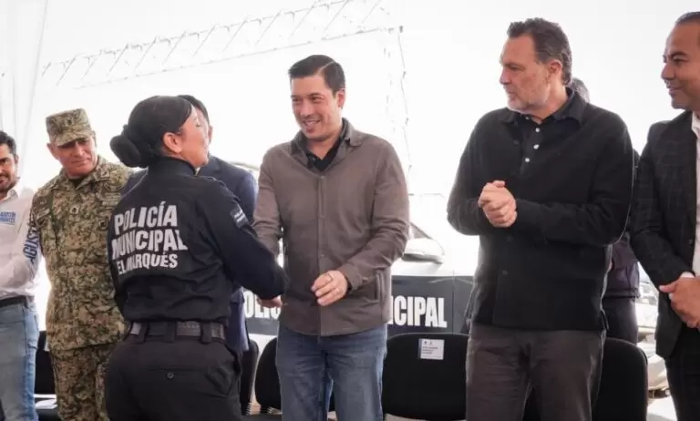 Lee más sobre el artículo Entregan Kuri y Monsalvo nuevas patrullas, equipos de radiocomunicación y drones