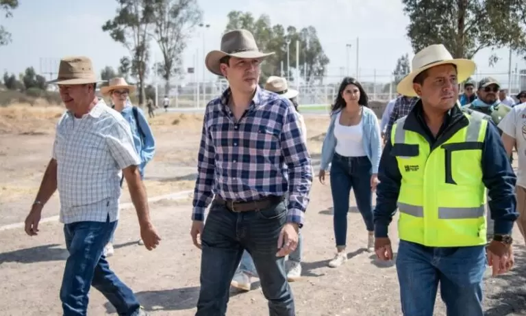Lee más sobre el artículo Entrega Rodrigo Monsalvo obras que beneficiarán a más de 11 mil 500 marquesinos