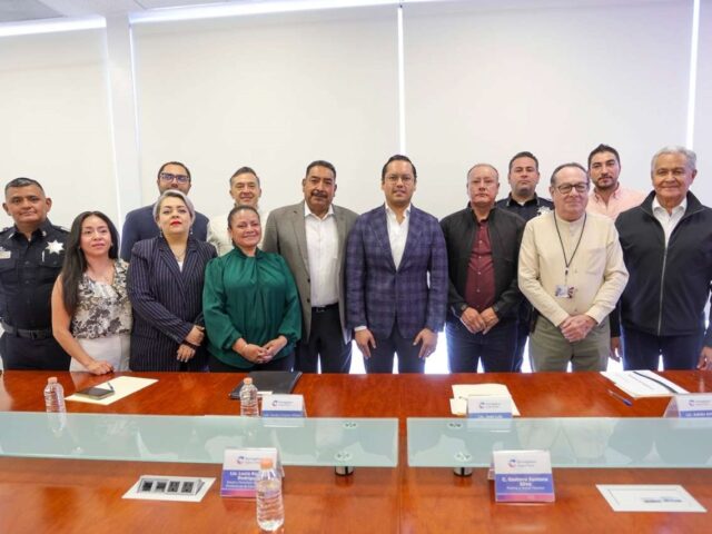 Chepe Guerrero toma protesta a los nuevos integrantes de la Comisión del Servicio Profesional de Carrera Profesional