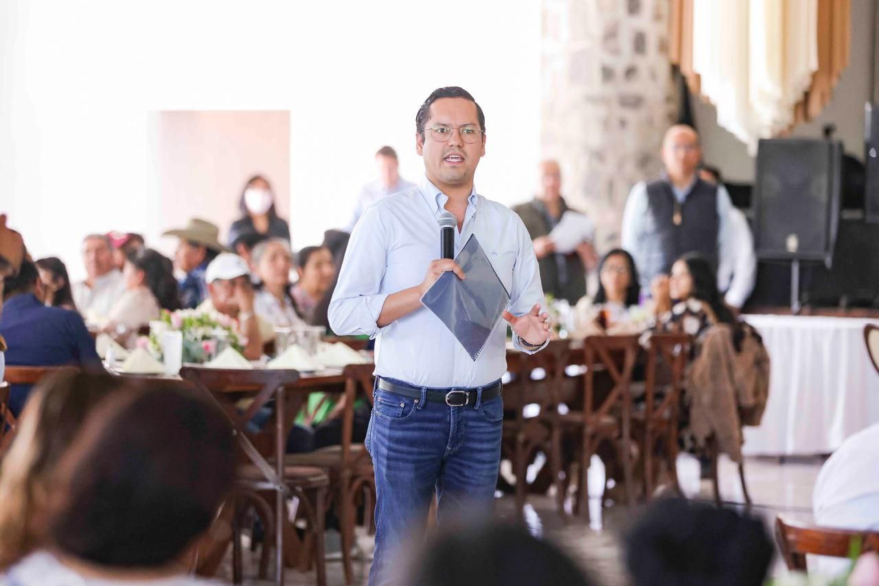 Lee más sobre el artículo Chepe Guerrero destaca respeto y acuerdos con el Sindicato Único de Trabajadores de Corregidora en su 37 aniversario