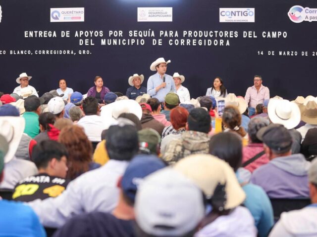 Chepe Guerrero y Rosendo Anaya entregan apoyos a 650 agricultores para combatir la sequía