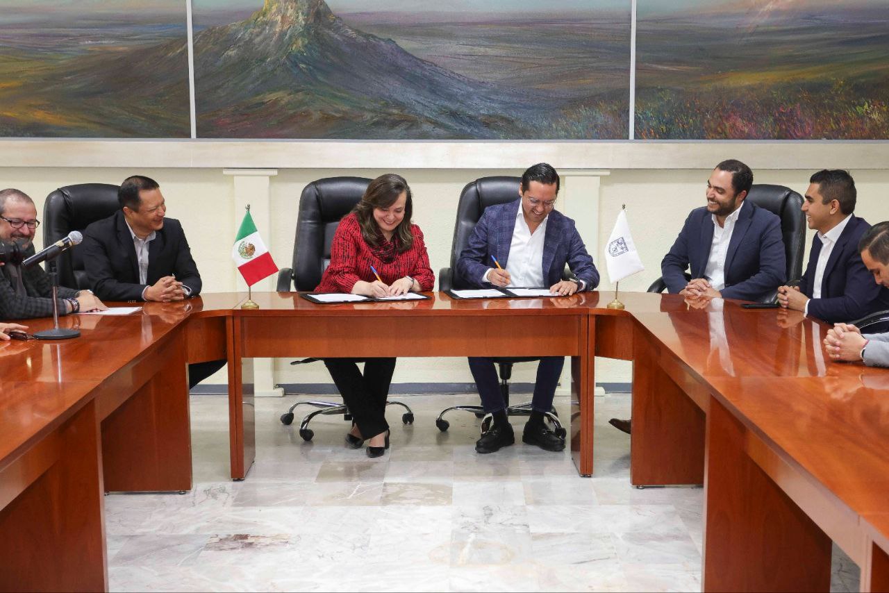Lee más sobre el artículo Chepe Guerrero y la rectora de la UAQ consolidan becas y beneficios para estudiantes