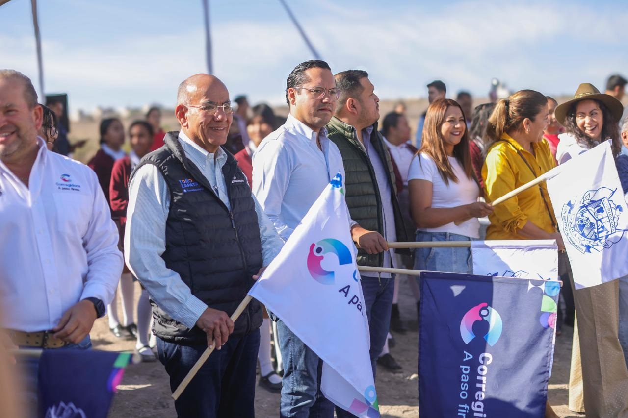Lee más sobre el artículo Chepe Guerrero arranca la urbanización de la calle Nochebuena en Valle de Los Pinos