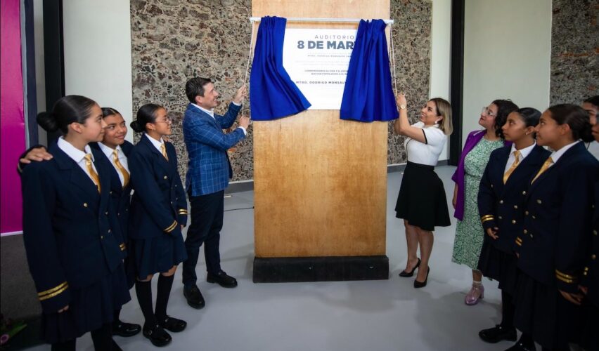 Lee más sobre el artículo Celebra Monsalvo a mujeres marquesinas al inaugurar Auditorio 8 de Marzo