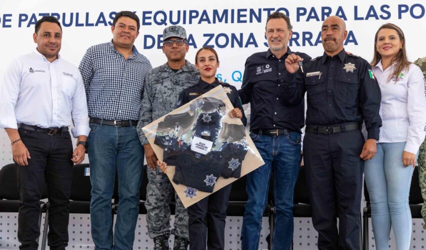 Lee más sobre el artículo Entrega Mauricio Kuri patrullas y equipamiento a policías de la Sierra Gorda