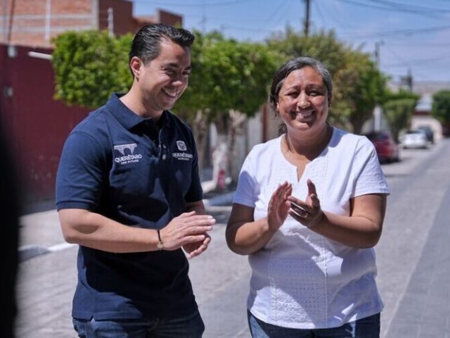 Entrega Felifer Macías rehabilitación de Calle 23 y Avenida 24 en Lomas de Casa Blanca