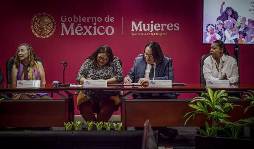 Lee más sobre el artículo Firman Secretaría de las Mujeres y FGE Querétaro histórico convenio de colaboración