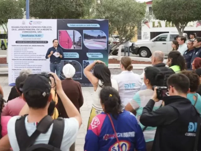 Entrega Chepe Guerrero la rehabilitación del Jardín Principal de La Negreta