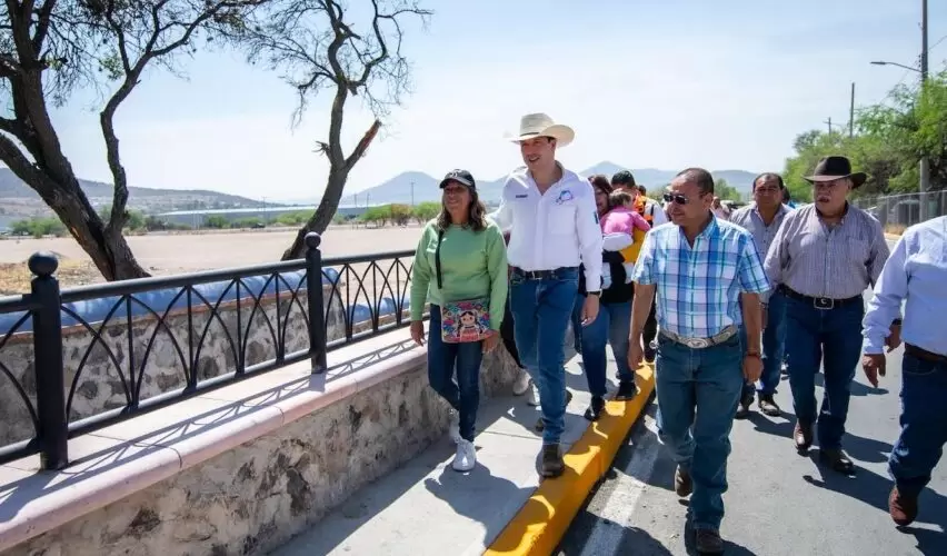 Lee más sobre el artículo Rodrigo Monsalvo entrega obras por más de 34 mdp en localidades de El Marqués