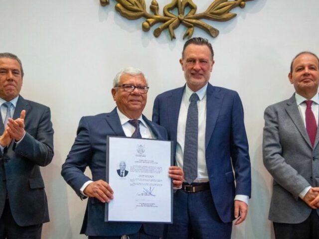 Kuri entrega nombramientos a tasadores públicos