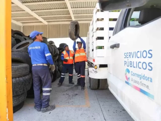 Reconocen a Corregidora por recolección de 700 toneladas de llantas usadas