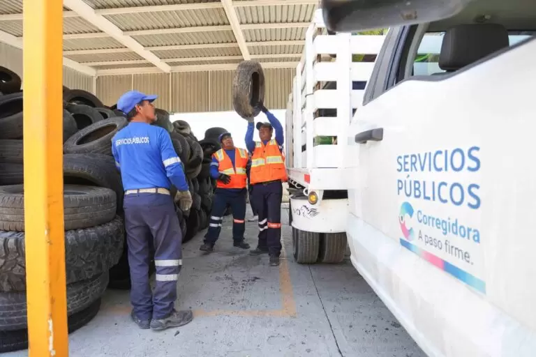 Lee más sobre el artículo Reconocen a Corregidora por recolección de 700 toneladas de llantas usadas