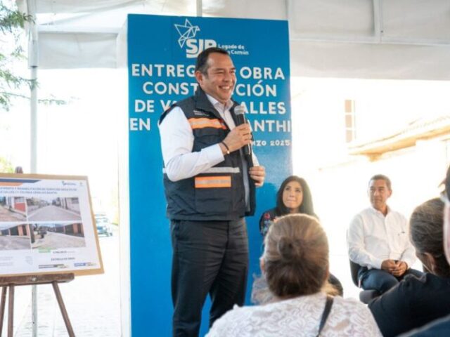Entrega Roberto Cabrera calles en Granjas Banthí con una inversión de 2.7 mdp