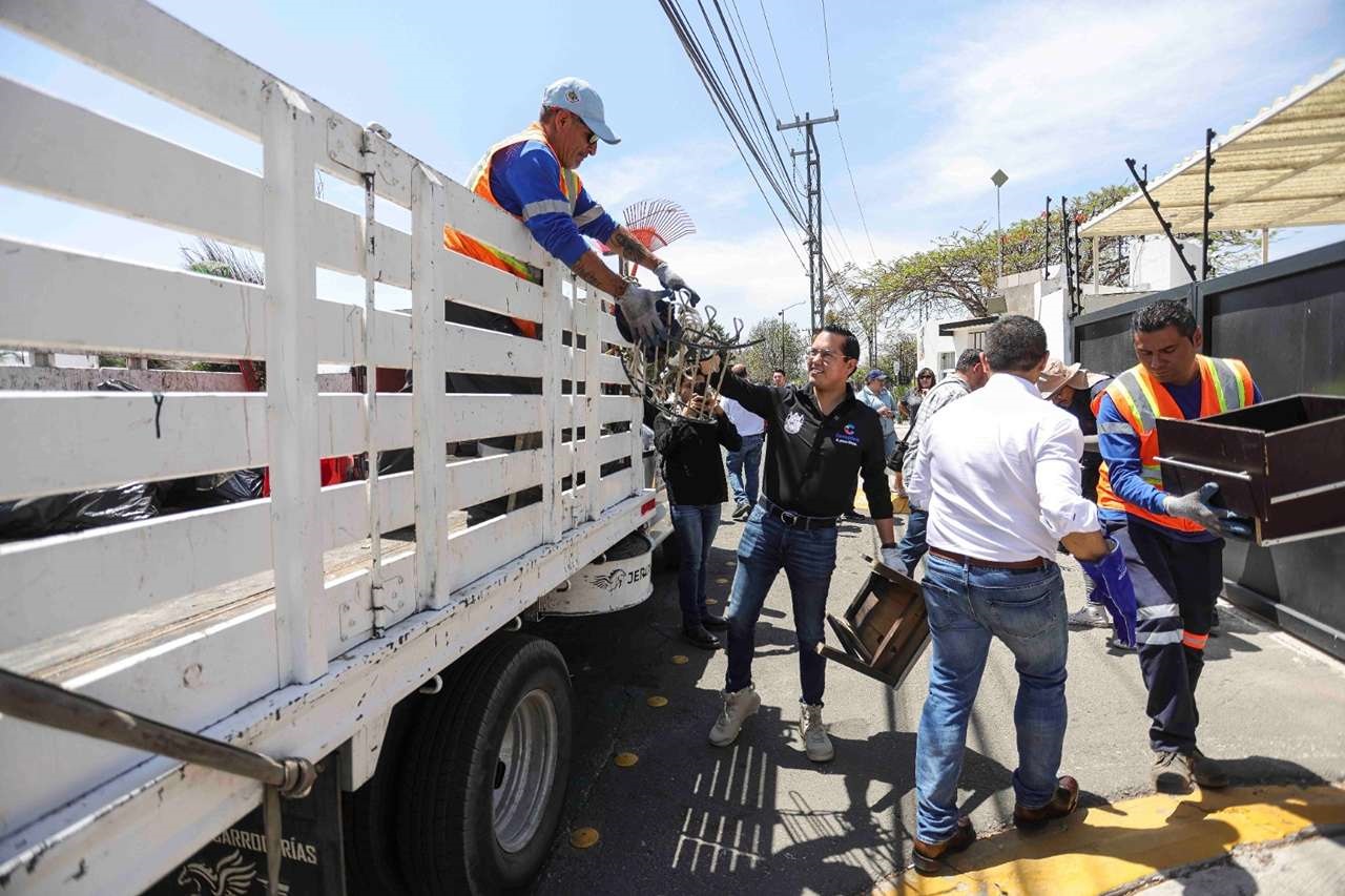 Lee más sobre el artículo Chepe Guerrero supervisa la campaña de Recolección de Tiliches en Paseos del Bosque